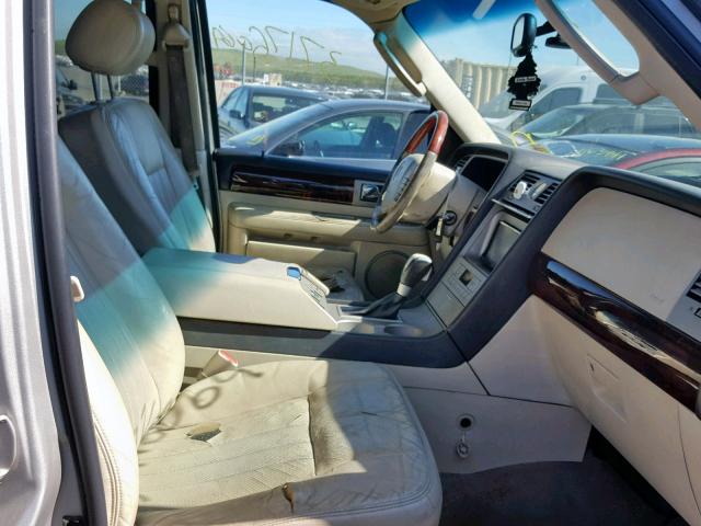 5LMFU28R63LJ04078 - 2003 LINCOLN NAVIGATOR SILVER photo 5