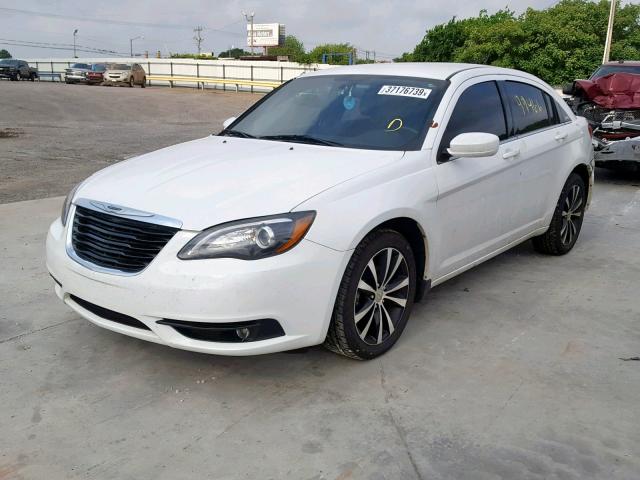 1C3CCBBG9DN737625 - 2013 CHRYSLER 200 TOURIN WHITE photo 2