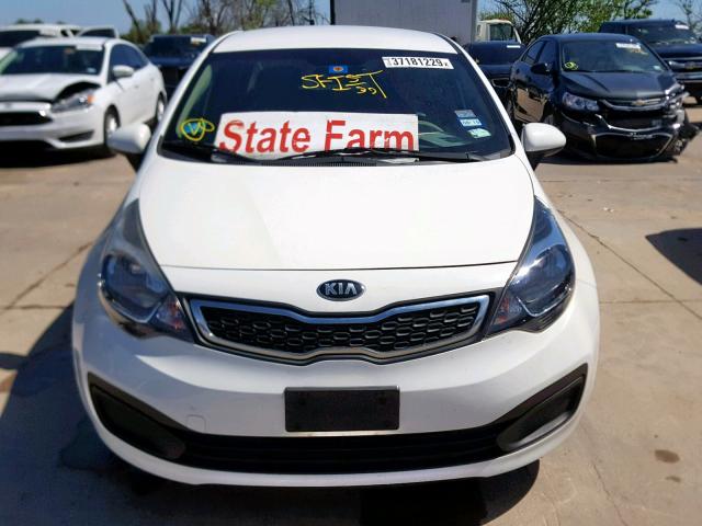 KNADM4A37F6427880 - 2015 KIA RIO LX WHITE photo 9