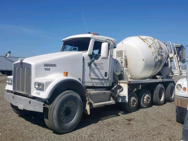 1NKWL00X36R121039 - 2006 KENWORTH CONSTRUCTI WHITE photo 2