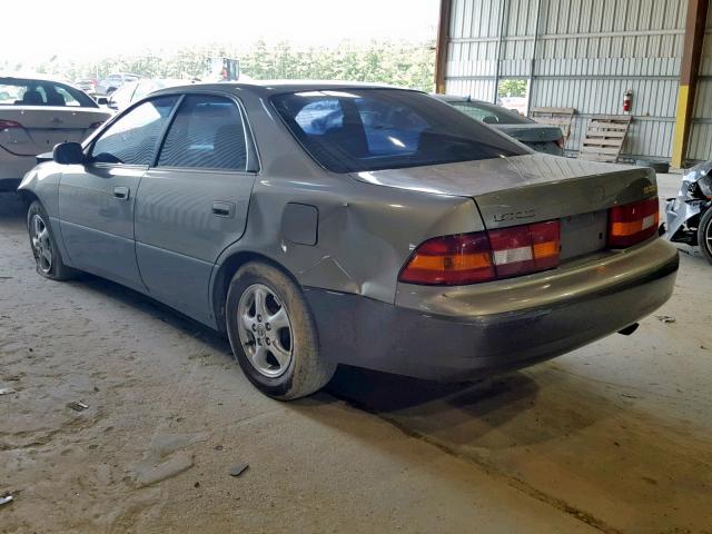 JT8BF22G0V0055924 - 1997 LEXUS ES 300 GRAY photo 3