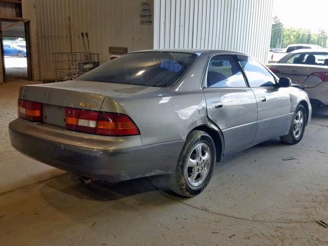 JT8BF22G0V0055924 - 1997 LEXUS ES 300 GRAY photo 4