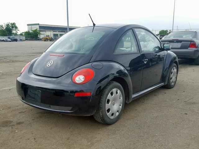 3VWPG3AG1AM018350 - 2010 VOLKSWAGEN NEW BEETLE შავი ფოტო 4