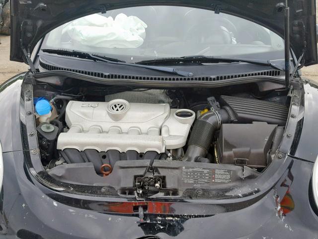 3VWPG3AG1AM018350 - 2010 VOLKSWAGEN NEW BEETLE შავი ფოტო 7