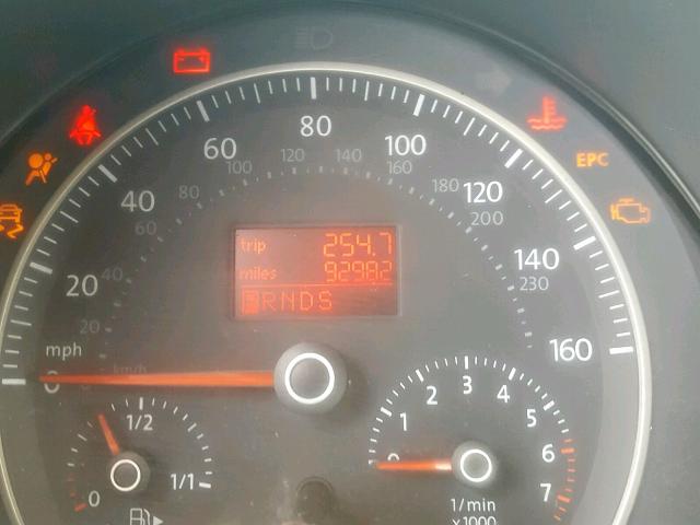 3VWPG3AG1AM018350 - 2010 VOLKSWAGEN NEW BEETLE შავი ფოტო 8