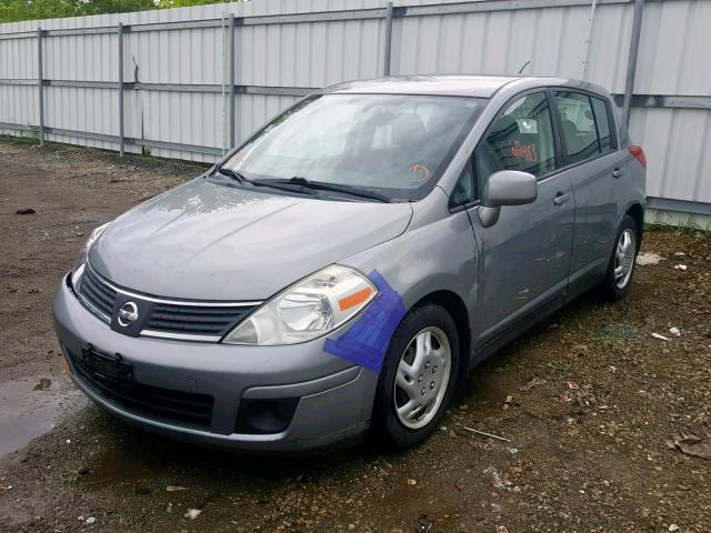 3N1BC13E68L451934 - 2008 NISSAN VERSA S GRAY photo 2