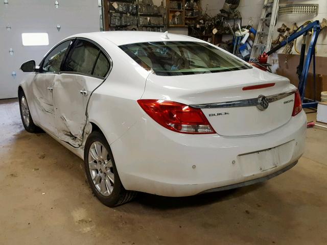 2G4GS5ER6C9200593 - 2012 BUICK REGAL PREM WHITE photo 3