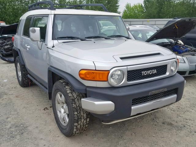 JTEBU11F570072873 - 2007 TOYOTA FJ CRUISER SILVER photo 1