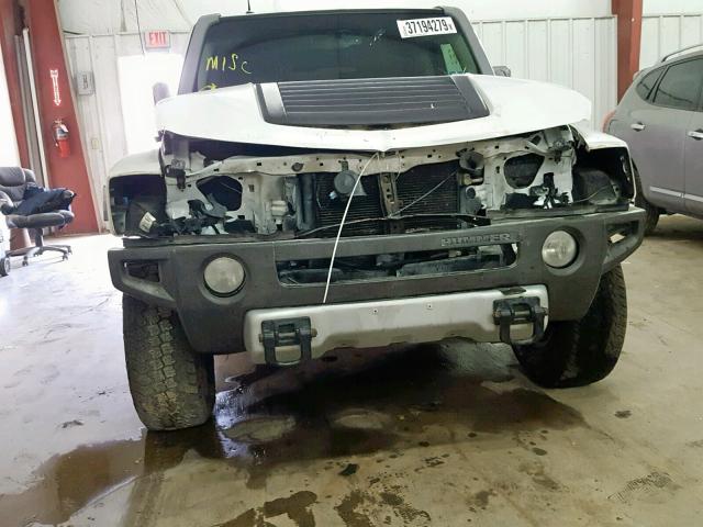 5GTEN13E388152297 - 2008 HUMMER H3 WHITE photo 9