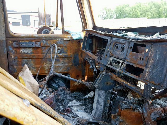 1HSLRTVN5JH591381 - 1988 INTERNATIONAL S-SERIES 1 烧焦的 照片 5