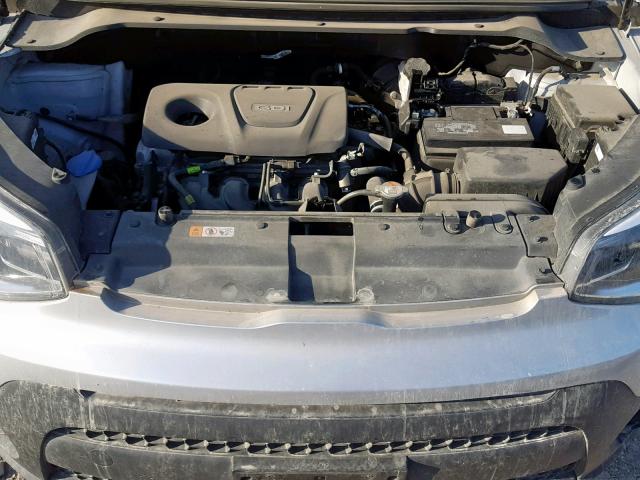 KNDJN2A26J7580400 - 2018 KIA SOUL SILVER photo 7