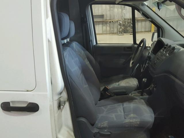 NM0LS7CNXAT001483 - 2010 FORD TRANSIT CO WHITE photo 5