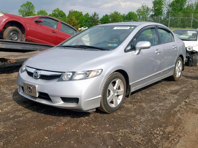 19XFA1F69AE073367 - 2010 HONDA CIVIC LX-S فضي صورة 2