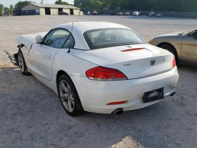 WBALM73549E351377 - 2009 BMW Z4 SDRIVE3 WHITE photo 3