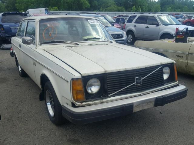 VC24245H1107627 - 1977 VOLVO 242 CREAM photo 1