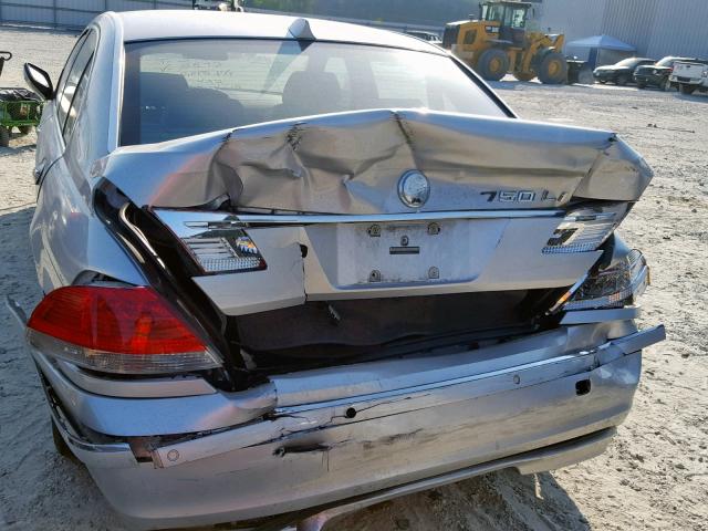 WBAHN83517DT65572 - 2007 BMW 750 SILVER photo 9