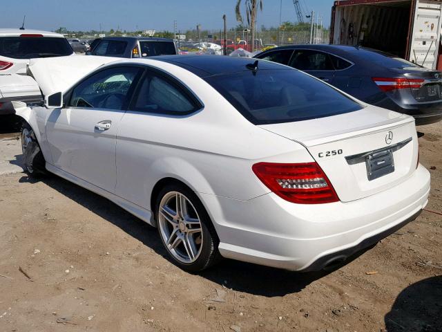 WDDGJ4HB2FG391702 - 2015 MERCEDES-BENZ C 250 WHITE photo 3