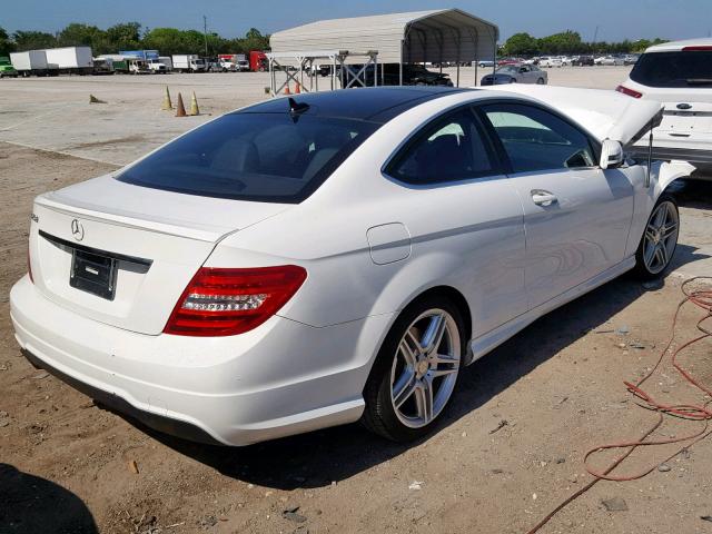 WDDGJ4HB2FG391702 - 2015 MERCEDES-BENZ C 250 WHITE photo 4