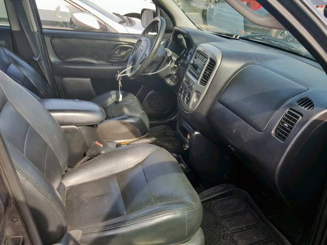 1FMCU04184KA37324 - 2004 FORD ESCAPE LIM GRAY photo 5