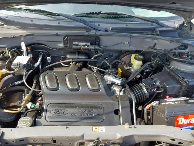 1FMCU04184KA37324 - 2004 FORD ESCAPE LIM GRAY photo 7