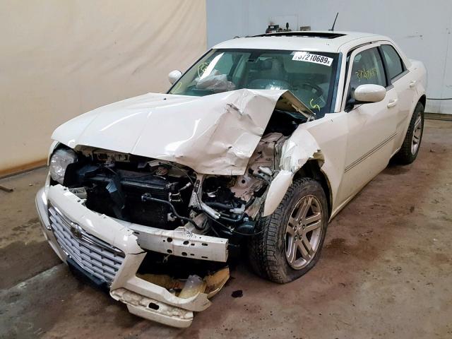 2C3LK33G68H252171 - 2008 CHRYSLER 300 LIMITE WHITE photo 2