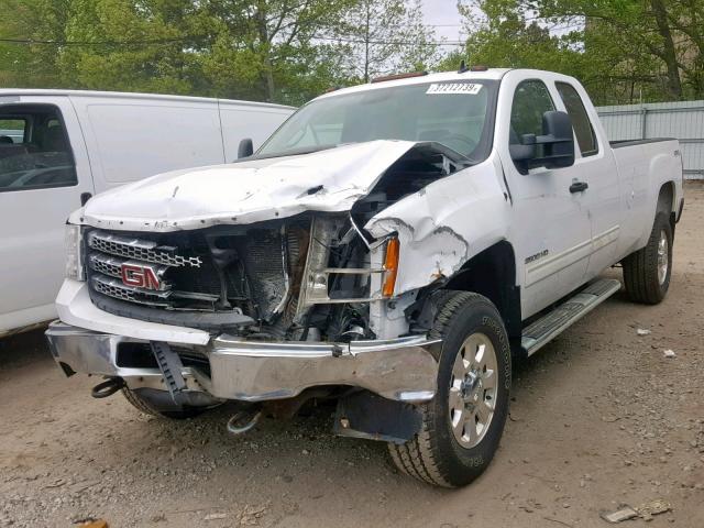 1GT523C86DZ290006 - 2013 GMC SIERRA K35 WHITE photo 2