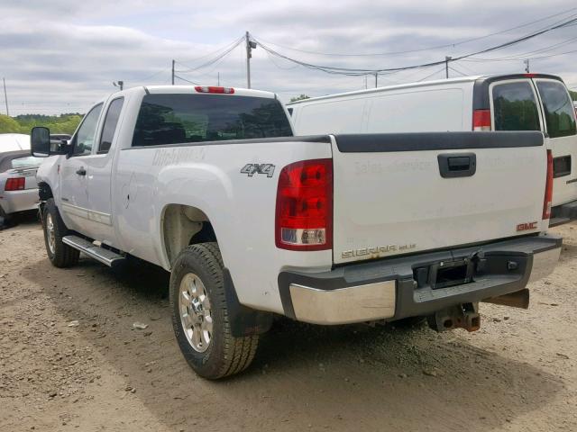 1GT523C86DZ290006 - 2013 GMC SIERRA K35 WHITE photo 3