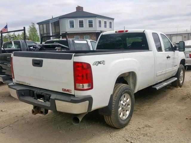 1GT523C86DZ290006 - 2013 GMC SIERRA K35 WHITE photo 4