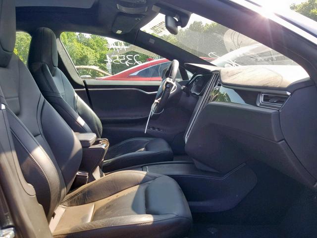 5YJSA1E25GF128316 - 2016 TESLA MODEL S فحمي صورة 5