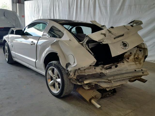 1ZVHT82H595146404 - 2009 FORD MUSTANG GT WHITE photo 3