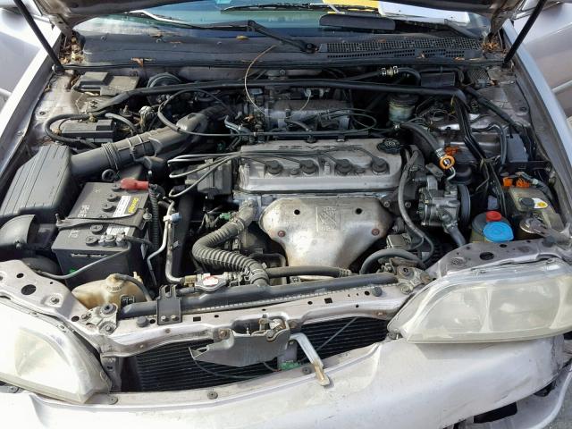 19UYA1250VL007794 - 1997 ACURA 2.2CL Сріблястий фото 7