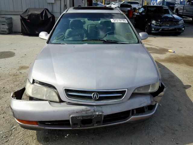 19UYA1250VL007794 - 1997 ACURA 2.2CL Сріблястий фото 9