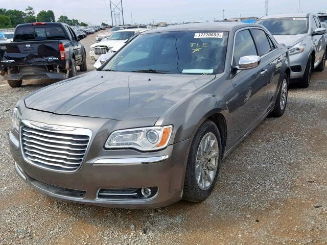 2C3CCACG8CH223832 - 2012 CHRYSLER 300 LIMITE GRAY photo 2