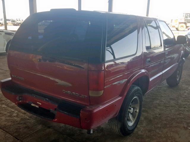 1GNCS13W8W2265329 - 1998 CHEVROLET BLAZER RED photo 4