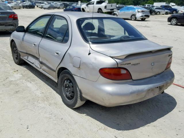 KMHJF24M2WU700675 - 1998 HYUNDAI ELANTRA SILVER photo 3