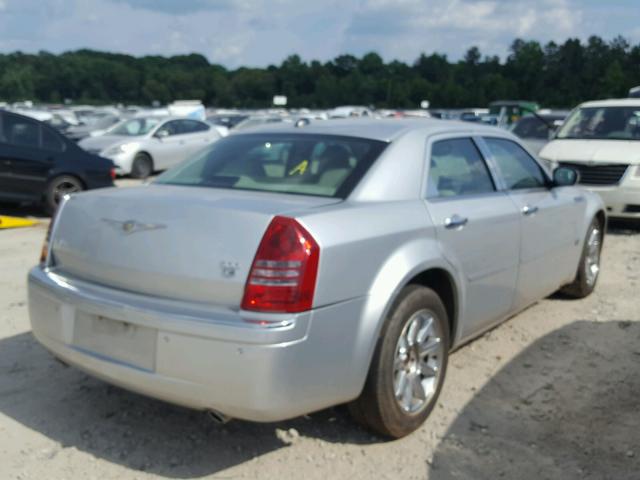 2C3AA63H05H508207 - 2005 CHRYSLER 300C SILVER photo 4