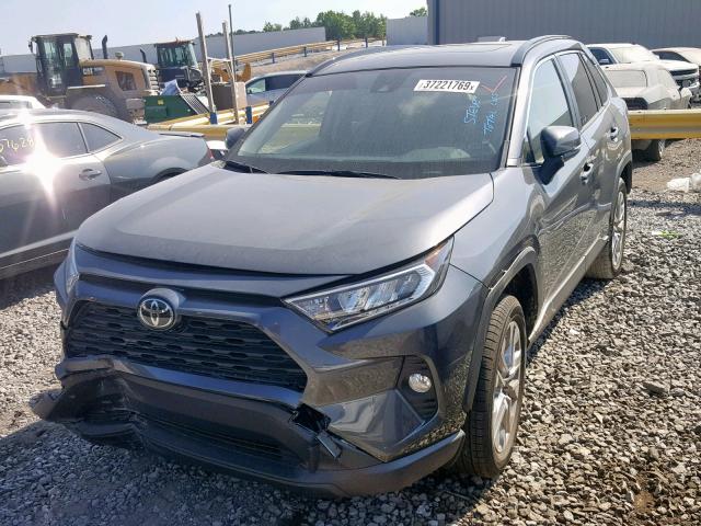 JTMC1RFV0KD014977 - 2019 TOYOTA RAV4 XLE P GRAY photo 2