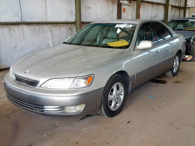 JT8BF28G0W5022725 - 1998 LEXUS ES 300 BEIGE photo 2