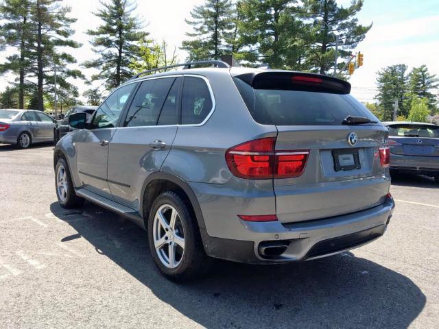 5UXZV8C52BL417361 - 2011 BMW X5 XDRIVE5 GRAY photo 3