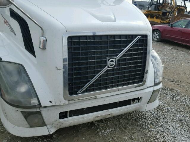 4V4NC9GH46N418106 - 2006 VOLVO VN VNL WHITE photo 7