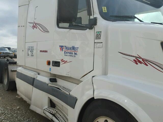 4V4NC9GH46N418106 - 2006 VOLVO VN VNL WHITE photo 9