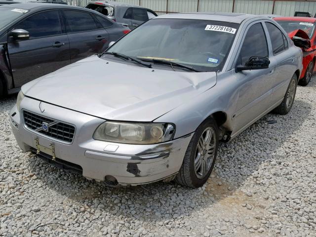 YV1RS612X52470417 - 2005 VOLVO S60 SILVER photo 2