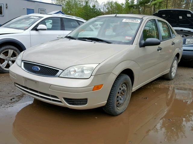 1FAHP34N27W260936 - 2007 FORD FOCUS ZX4 TAN photo 2