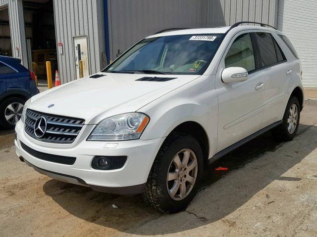 4JGBB86E27A212287 - 2007 MERCEDES-BENZ ML 350 WHITE photo 2