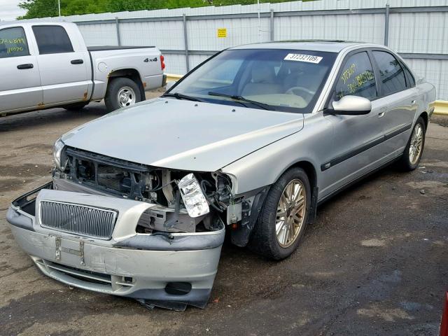 YV1TS94D011190381 - 2001 VOLVO S80 SILVER photo 2