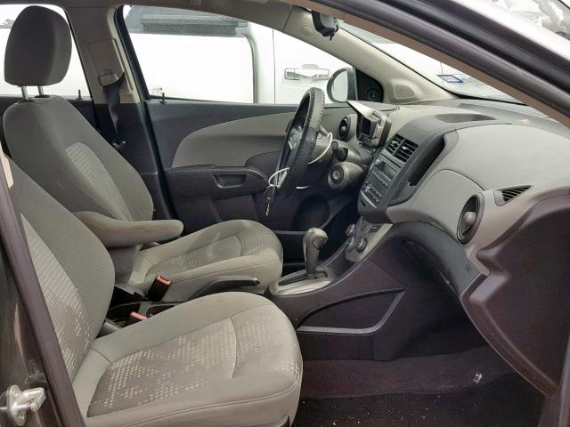 1G1JA5SH7D4129992 - 2013 CHEVROLET SONIC LS GRAY photo 5