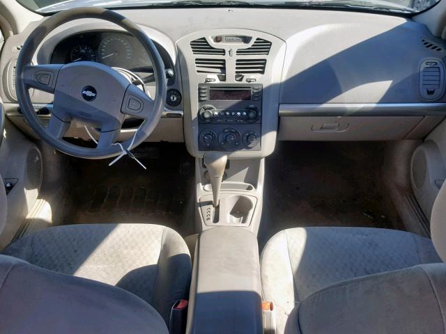 1G1ZS52F75F293618 - 2005 CHEVROLET MALIBU SILVER photo 9