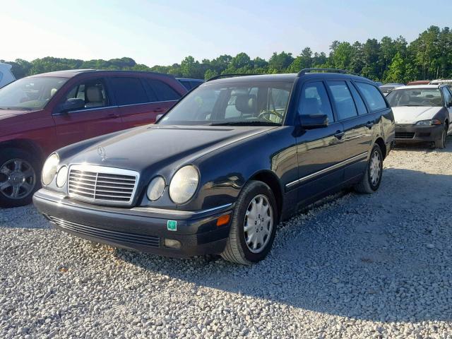 WDBJH65F0WA507978 - 1998 MERCEDES-BENZ E 320 BLUE photo 2