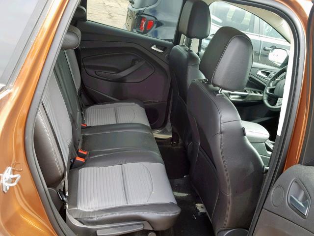 1FMCU0J92HUB62212 - 2017 FORD ESCAPE TIT ORANGE photo 6