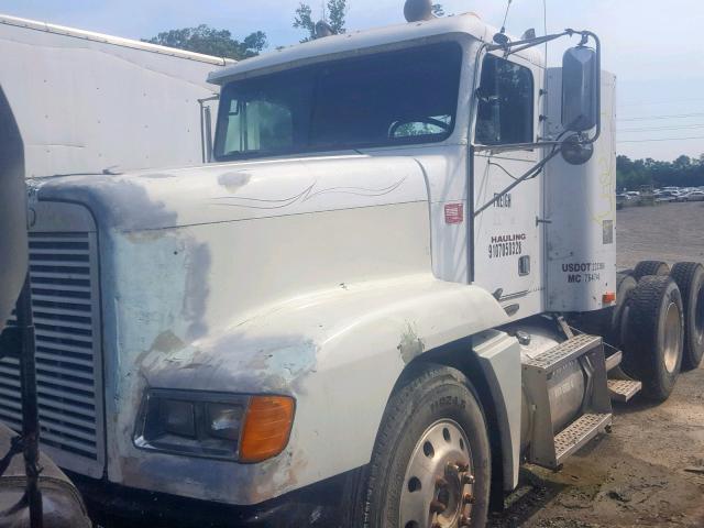 1FUYDSEB8WL806956 - 1998 FREIGHTLINER CONVENTION WHITE photo 2